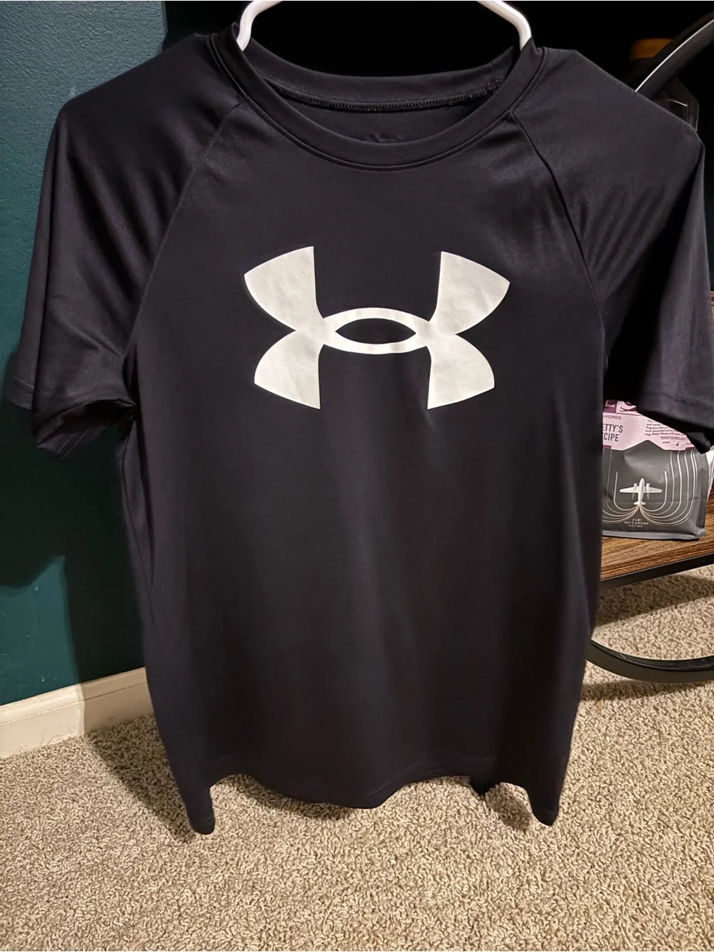 Under Armour UA Tech Textured Short Sleeve - Black- Youth Large MSRP 25$